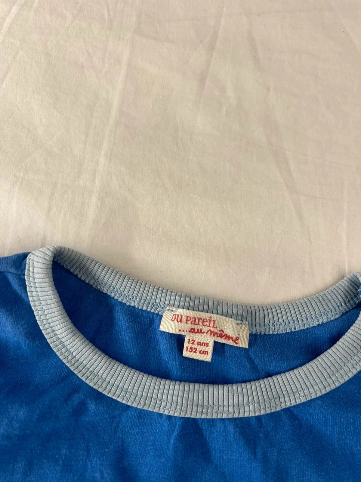 T-shirt azul com estampas do pareil au même – photo 5